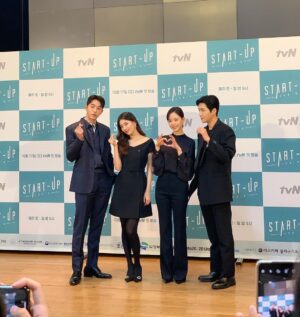 Kang Han-na Instagram - #스타트업 👨‍👩‍👧‍👦