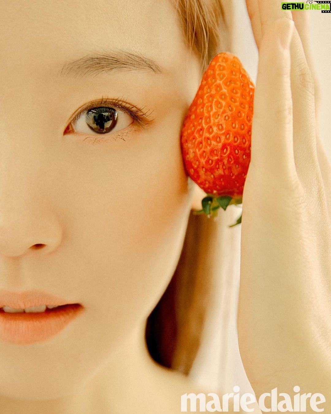 Kang Han-na Instagram - @marieclairekorea 🍓