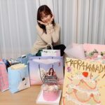 Kang Han-na Instagram - 나 이런 생일은 처음이었어요 못 잊을거야🥳 우리 ‘포근이’들 너무 너무 고마워요♥️♥️♥️ #HHD