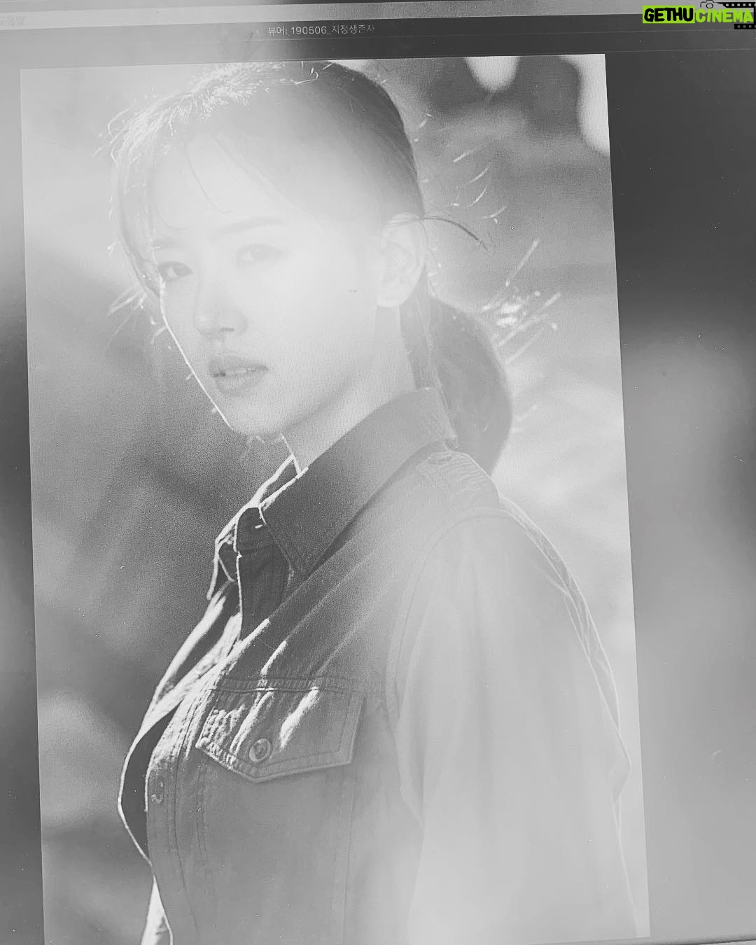 Kang Han-na Instagram - 한나경 . #60일지정생존자 #tvN #DesignatedSurvivor #Netflix
