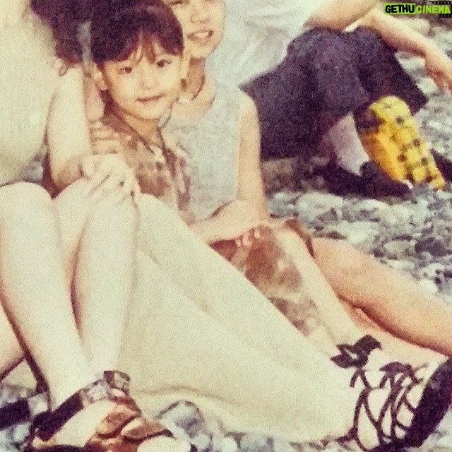 Kang Han-na Instagram - 필름카메라 시절이 그리워요. #90년대