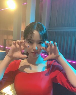 Kang Han-na Instagram - 주말아 언제와 인재와!💃

#토일9시 #스타트업