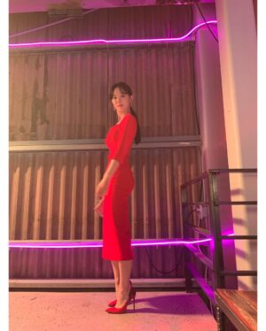 Kang Han-na Instagram - 주말아 언제와 인재와!💃

#토일9시 #스타트업