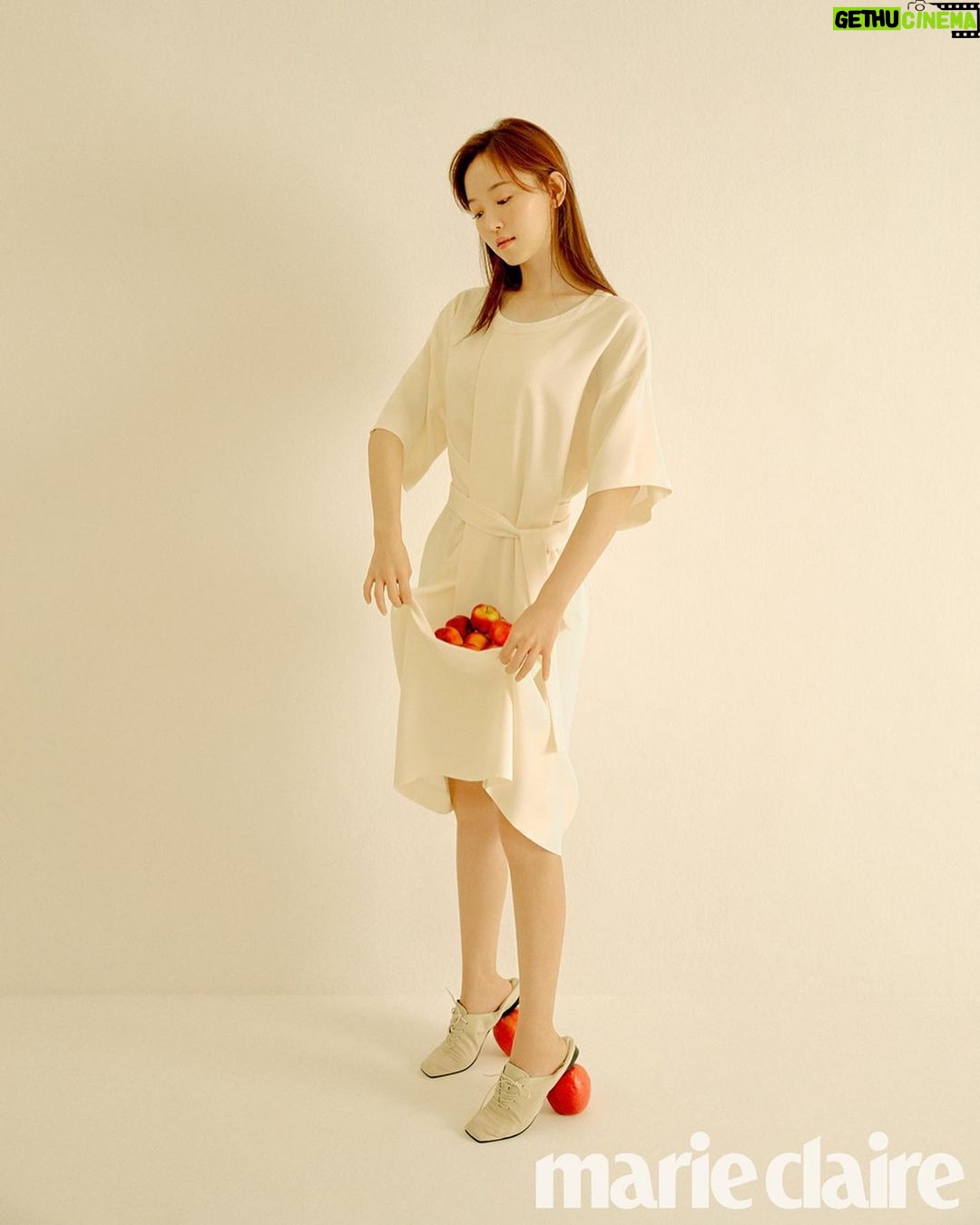 Kang Han-na Instagram - @marieclairekorea 🍓