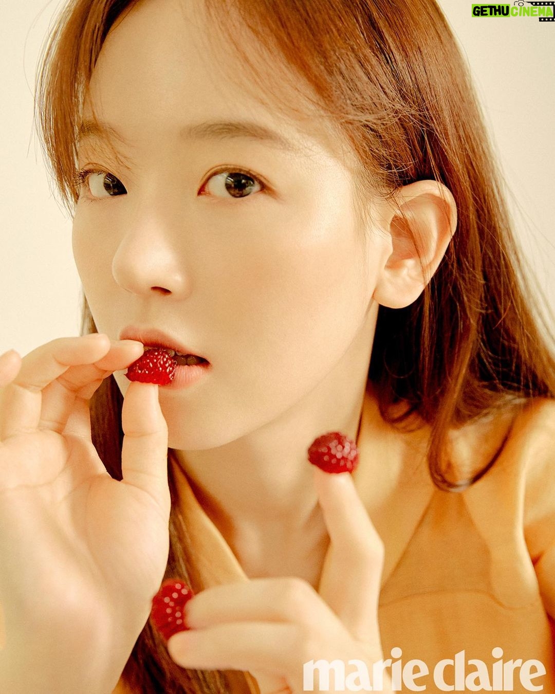Kang Han-na Instagram - @marieclairekorea 🍓