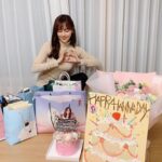 Kang Han-na Instagram - 나 이런 생일은 처음이었어요 못 잊을거야🥳 우리 ‘포근이’들 너무 너무 고마워요♥️♥️♥️ #HHD