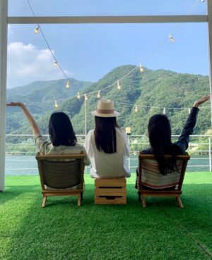Kang Han-na Instagram - ☘️+20=🍀