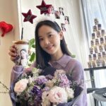 Kang Han-na Instagram - 포근이들과 함께 한 너무나도 신나고 행복했던 예쁜 생일카페🥳💜🎉 #포근이들센스매번감탄감동 #생일카페처음인데원래이렇게재밌어요?! #세젤귀포근이들과 #0130함께🫶🏻