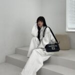 Kang Hye-won Instagram - 🖤🤍🖤 #MarcJacobsXFendi @fendi @mrkimjones @silviaventurinifendi @delfinadelettrez @themarcjacobs