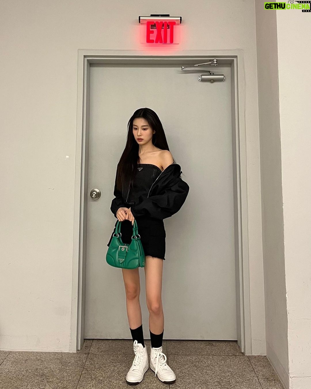 Kang Hye-won Instagram - 2000's style with the new ✨#PradaMoon Bag @prada