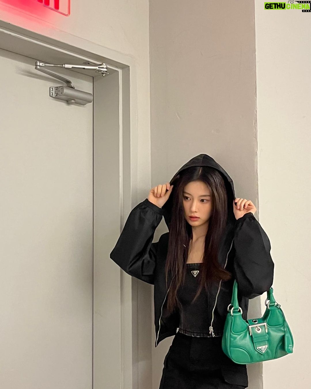 Kang Hye-won Instagram - 2000's style with the new ✨#PradaMoon Bag @prada