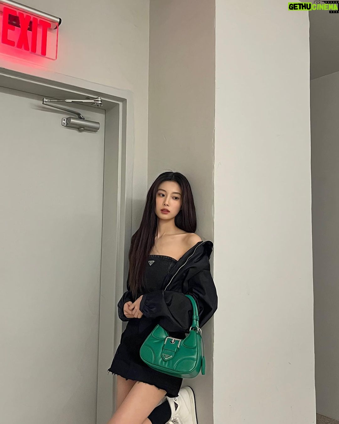 Kang Hye-won Instagram - 2000's style with the new ✨#PradaMoon Bag @prada