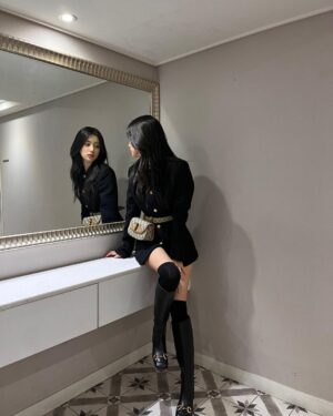 Kang Hye-won Instagram - #GucciBamboo1947 #GucciBeloved @gucci