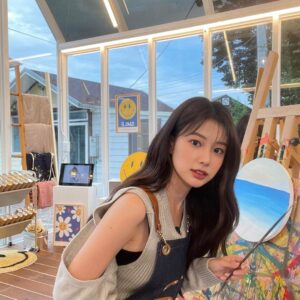 Kang Hye-won Instagram - 🎨