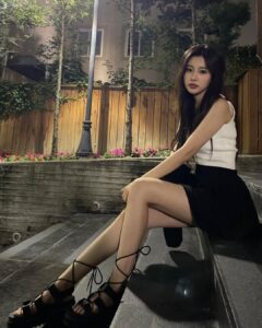 Kang Hye-won Instagram - 여름 🎁