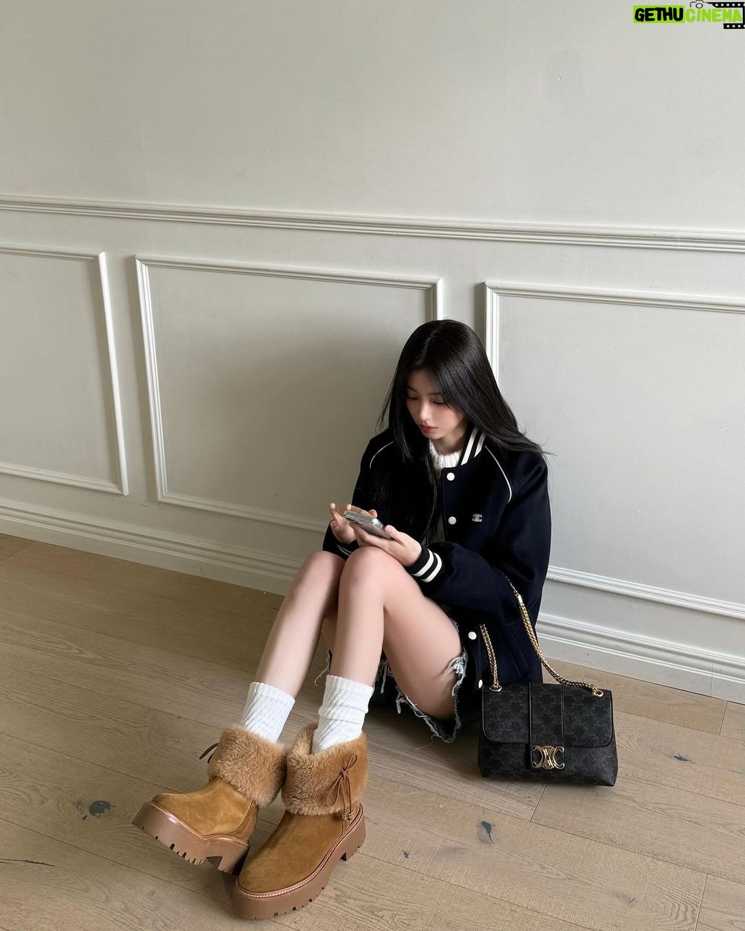 Kang Hye-won Instagram - ⭐️#CELINEVICTOIRE #CELINEBYHEDISLIMANE