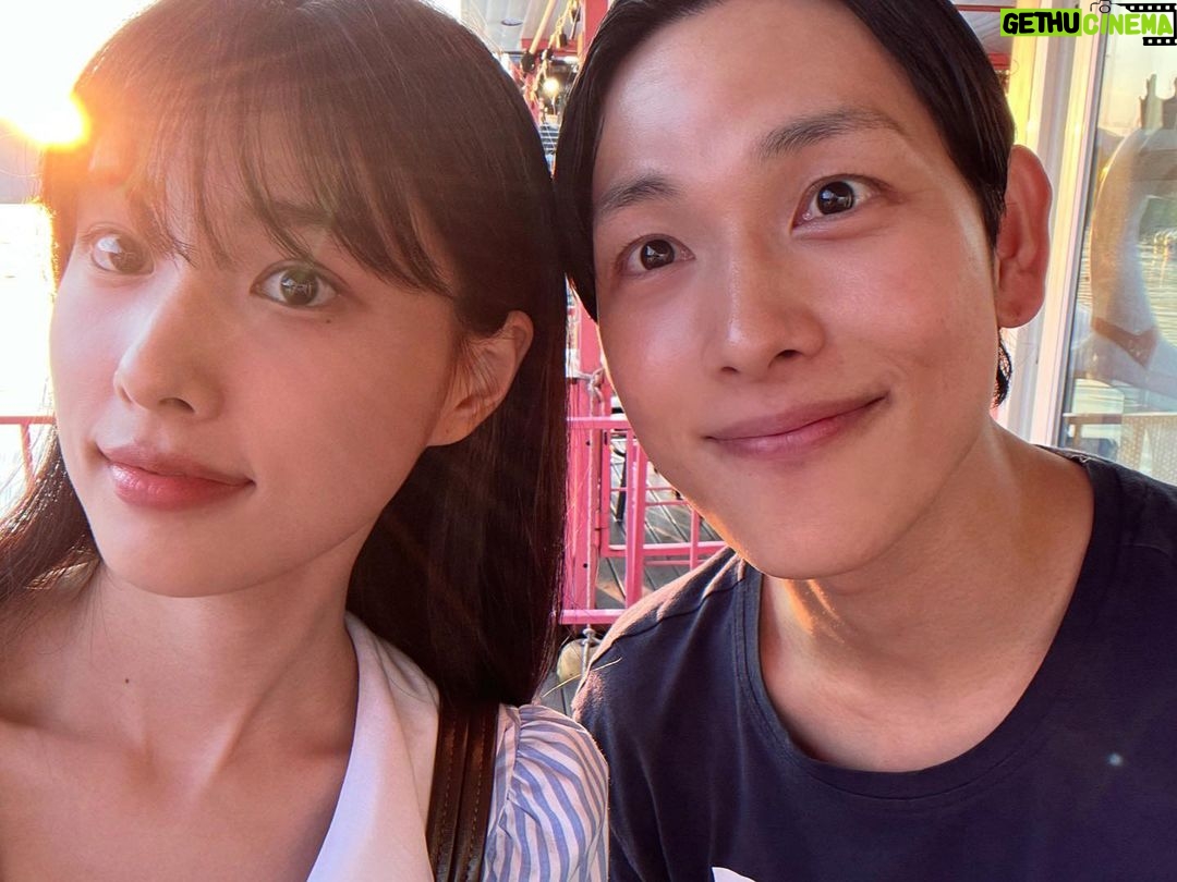 Kang Hye-won Instagram - @coupangplay 에 소년시대 보러 가요오🫧