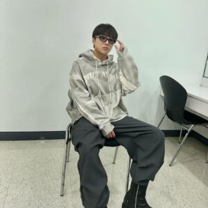 Kang Seung-yoon Instagram - 그 때의 나를 되돌아볼 수 있었던 시간! 함께해주신 모든 분들 고생 많으셨고 감사합니다!! #판타지보이즈 가 된 소년들 너무너무 축하한다👏🏻👏🏻👏🏻👏🏻 다른 소년들도 지금까지 열심히 달려줘서 고마워 고생많았어👍🏻#소년판타지 끝💙