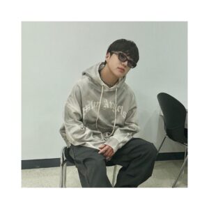 Kang Seung-yoon Instagram - 그 때의 나를 되돌아볼 수 있었던 시간! 함께해주신 모든 분들 고생 많으셨고 감사합니다!! #판타지보이즈 가 된 소년들 너무너무 축하한다👏🏻👏🏻👏🏻👏🏻 다른 소년들도 지금까지 열심히 달려줘서 고마워 고생많았어👍🏻#소년판타지 끝💙
