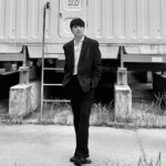Kang Seung-yoon Instagram - 🎁4🫵🏻💙 at 9PM @winnercity youtube channel #skyroof