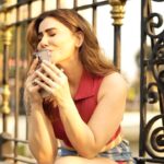 Kangna Sharma Instagram - “ Tere Peeche Pagal Hoiiiiiiii 😉Do u feel the same ? Video by - @b.runphotography Mua - @makeup_asfaque