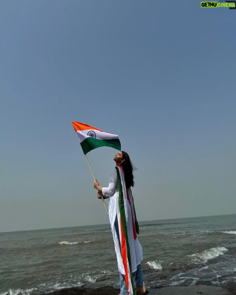 Kangna Sharma Instagram - As we celebrate our nation’s essence, let’s remember the sacrifices that shaped our destiny. Happy Republic Day.🇨🇮jai Hind “ JAI BHARAT 🇮🇳