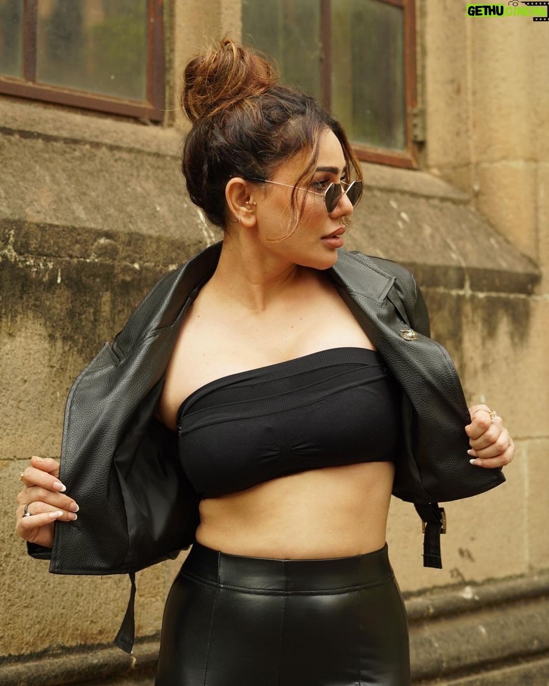 Kangna Sharma Instagram - Dark Angel …..Lost” MUA - @makeup_asfaque