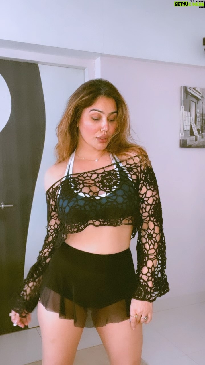 Kangna Sharma Instagram - Let’s move 😋might delete later ✌️