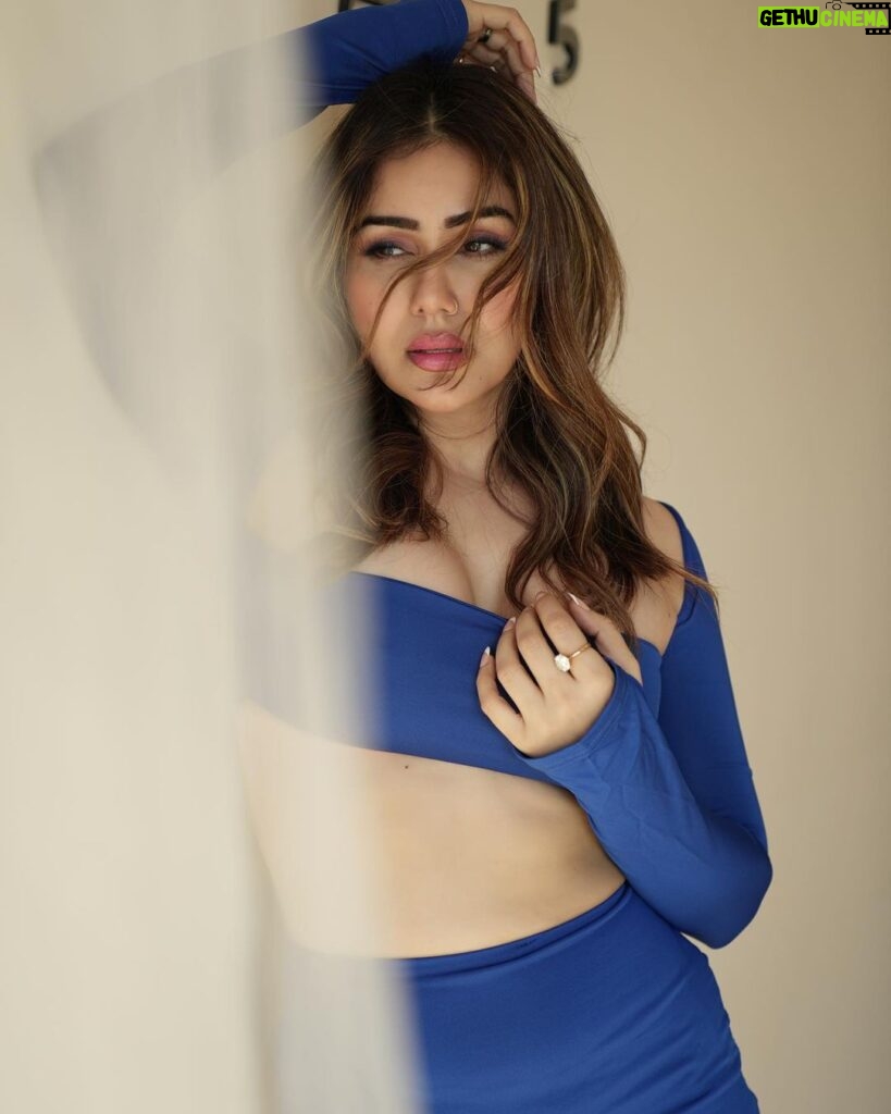 Kangna Sharma Instagram - Blue you ❤️😉 Edit by - @faizialiphotography Makeup 💄 hair- @makeup_asfaque
