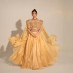 Kangna Sharma Instagram - Be bold. Challenge trends. And dress ethnic❤️ Designer- @kamli_fashion Click by - @faizialiphotography Makeup 💄- @makeup_asfaque Hair by - @niralisoni.soni