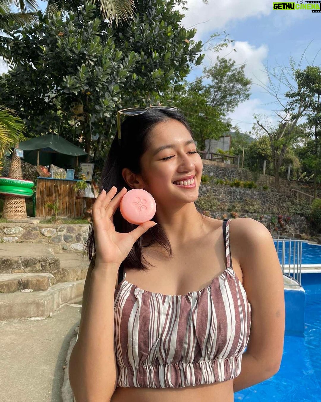 Kaori Oinuma Instagram - It's summer time!! 🌞 Not worried about uneven skin tone and dry skin because i brought with me the tried and tested Tokyo White Sakura Soap 🌸 If you are all in for glowing skin this summer, then @tokyowhite.ph should be your travel bestie! ✨ Tokyo White is available in leading online platforms, retail stores and supermarkets nationwide! 💫 #TokyoWhiteBestie #kaorifortokyowhite