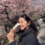 Kaori Oinuma Instagram - I never leave the house without my @tokyowhite.ph Tinted Sunscreen! 👀 It’s non greasy and it leaves a natural glowing finish! It protects my skin from sun damage plus it really helps me achieve the natural no-makeup makeup look! Can’t wait for you all to try it and achieve the Tokyo White glow with me ✨🌸 #TokyoWhiteBestie #KaoriForTokyoWhite