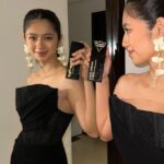 Kaori Oinuma Instagram - Thank you, G🙏🏻 Thank you VP Choice Awards for this recognition. To my HIH Family, Direk @cvovidanes Ms @v_r_v_ at sa lahat ng bumubuo ng He’s Into Her, kasama ko kayo dito. ❤️ This wouldn't have been possible without your guidance and support. To all the viewers, salamat sa pagsubaybay sa'min mula umpisa hanggang dulo. To my onscreen partner on HIH, @tursdaza thank you as well. Of course, to my supporters who have always been there, maraming salamat sa walang sawa na suporta at pagmamahal. Lastly, to my Starmagic and Rise Management Family, I am forever grateful for the trust and opportunities na binigay ninyo sa akin. Beyond everything, your trust is what really motivated me to achieve what I have become today. Thank you so much. Also to my glam team, thank you! @aronguevara_ @brixbatalla @myrrhlaoto @edjgalang