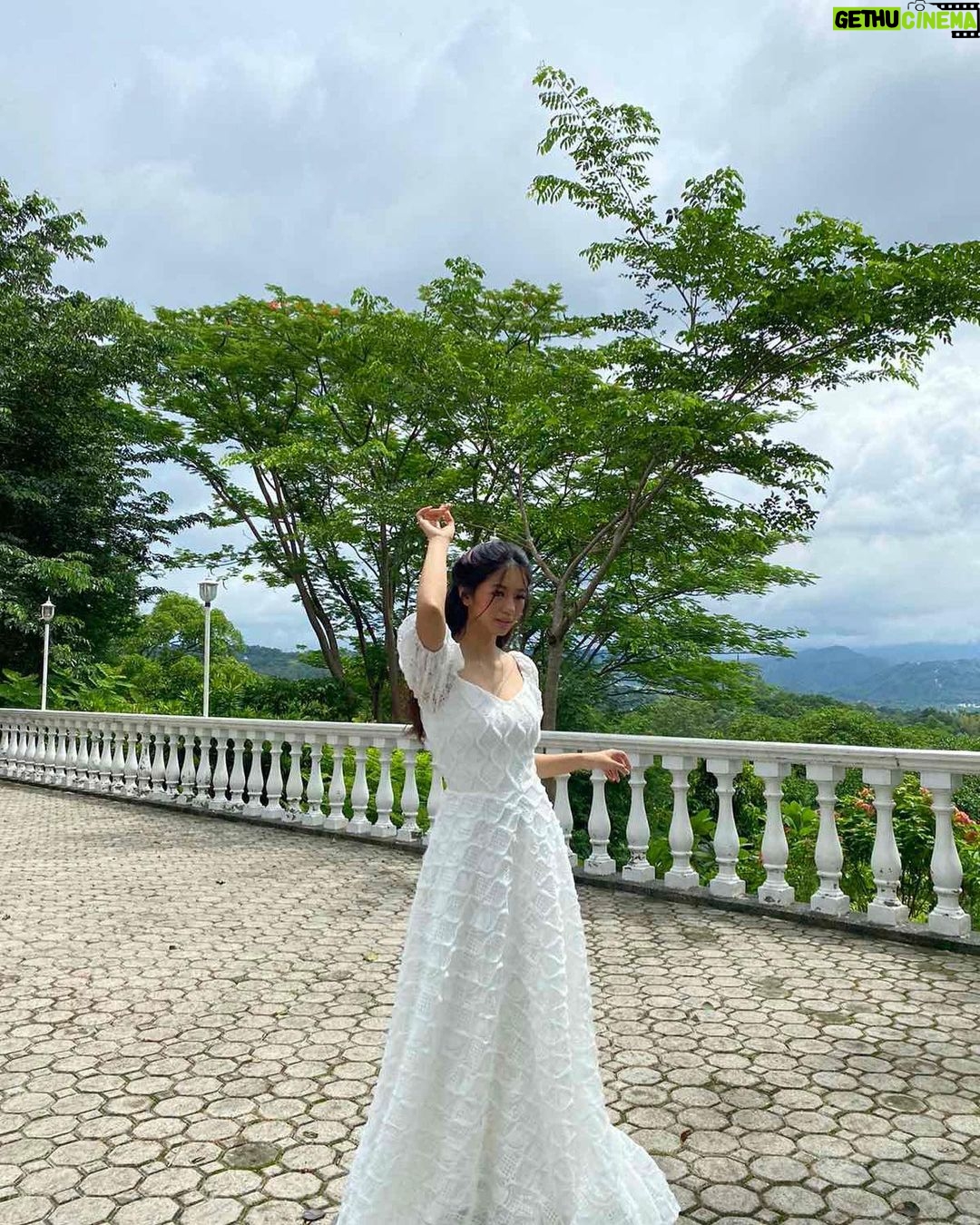 Kaori Oinuma Instagram - 🍃🤍 @apartment8clothing