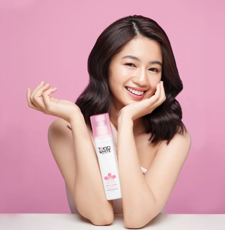 Kaori Oinuma Instagram - Never without my Tokyo White Lotion! 🌸 @tokyowhite.ph Plus celebrating this month with the kawaii brand that makes my skin brighter and glowing everyday! Happy Birthday, Tokyo White! 🌸 #KaorixTokyoWhite #TokyoWhiteBirthdayBash