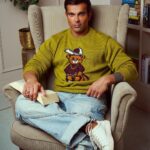 Karan Singh Grover Instagram - 🔱 This Xmas , go no where else but Gritstones.com for the warmest collection of Printed Sweaters and Hoodies! Use my code “Karan” to get additional 20% off! Shop now only @gritstonesofficial !