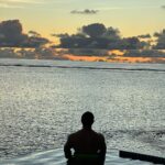 Karan Singh Grover Instagram - 🔱 Flowing in stillness. @ncstravels @radissonbluresortmaldives #radissonbluresortmaldives #bluview