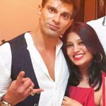 Karan Singh Grover Instagram – 🔱
Wish you a very very wry happy birthday Soni! @sonibasu may you always be the shining light you are!!!