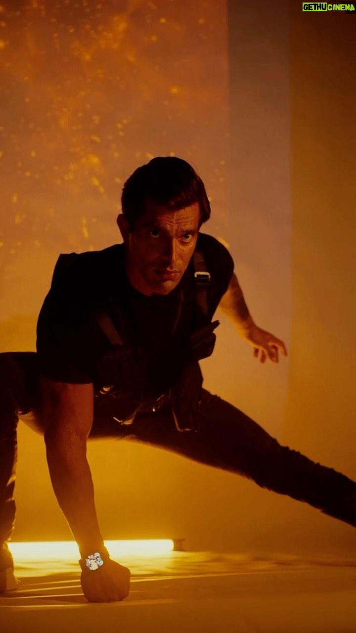 Karan Singh Grover Instagram - π± Join the Galactic Revolution: Introducing SL001, The Power Dynamo, fully primed to rescue the galaxy alongside @fireboltt_ Starlight smartwatch. π«π This remarkable timepiece is equipped with advanced features such as a 2.01β large HD display, BT calling, IP68 water resistance, voice assistance, and much more! β‘ Out now on fireboltt.com, flipkart.com, and your nearest offline stores at a special launch price of 1999/- #Fireboltt #Starlight #TwinkleOnTheWrist #ad