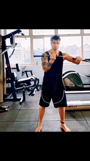 Karan Singh Grover Instagram - 🔱
New day, new skills.

#learning