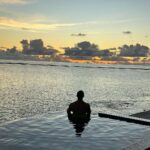 Karan Singh Grover Instagram – 🔱
Flowing in stillness.

@ncstravels @radissonbluresortmaldives 

#radissonbluresortmaldives #bluview