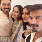 Karan Singh Grover Instagram - 🔱 Eid Mubarak! Thank you Khans for the feast and the love and the joy! @ayazkhan701 and @jannatkhan1618 #dua and Mom! Thank you for all the fun! @bipashabasu @vivanbhathena_official @nikhilapalat @supratik_roy_ @neelamkotharisoni @preetikmirchandani @nikhilmmirchandani @thegakhal