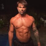 Karan Singh Grover Instagram - 🔱 Intention. Decision. Action. Transformation. #workout #fitness #motivation #fitnessmotivation #fit #training #health #fitfam #lifestyle #exercise #muscle #healthy #sport