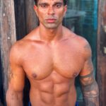 Karan Singh Grover Instagram - 🔱 Roasted. workout #fitness #motivation #fitnessmotivation #fit #training #health #fitfam #lifestyle #exercise #muscle #healthy #sport
