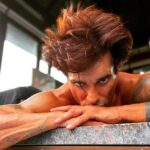 Karan Singh Grover Instagram - 🔱 Inversions Warning: - Inversions have an anti ageing effect. - Improves blood circulation to the brain - Improve immunity - Can also do weird things to your hair.