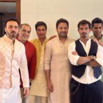 Karan Singh Grover Instagram - 🔱 Eid Mubarak! Thank you Khans for the feast and the love and the joy! @ayazkhan701 and @jannatkhan1618 #dua and Mom! Thank you for all the fun! @bipashabasu @vivanbhathena_official @nikhilapalat @supratik_roy_ @neelamkotharisoni @preetikmirchandani @nikhilmmirchandani @thegakhal
