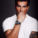Karan Singh Grover Instagram - 🔱 Wearing a watch is like wearing a symbol. A symbol of style and character! That’s exactly why I love the Timex pieces! Explore the wide range and enjoy as much as I do! @timex.india #TimexIndia #Timex #TimexWatches #Heritage #legacy #ad