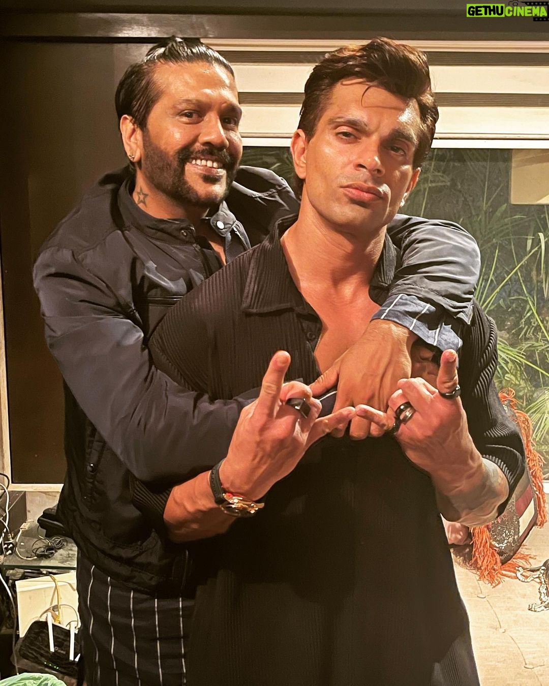 Karan Singh Grover Instagram - 🔱 Wish you a very very very happy birthday @rockystar100 You’re the coolest, most loving, most talented and the awesomest super duper rock star ever!!! Thank you for being born!! Have an awesome day!!! Love you loootttssss!!!! #rockstar