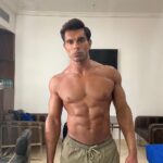 Karan Singh Grover Instagram - 🔱 #fighter #bts #heerasmaani