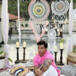 Karan Singh Grover Instagram - 🔱 Shades of the day… @lohonostays_ #mykindofvibe #lohonolife Handmade, Assagao